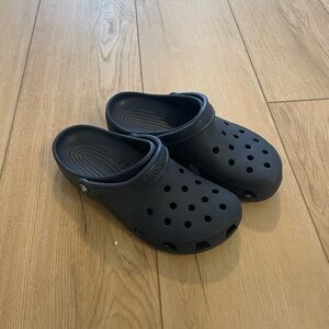 Navy Blue Crocs. Men’s size 11. Lightly worn. Like new condition